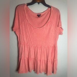 Torrid peach Tshirt size 00.